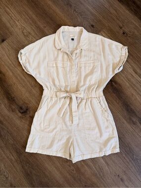 Universal Thread Cream Collared Short Sleeve Button Front Top